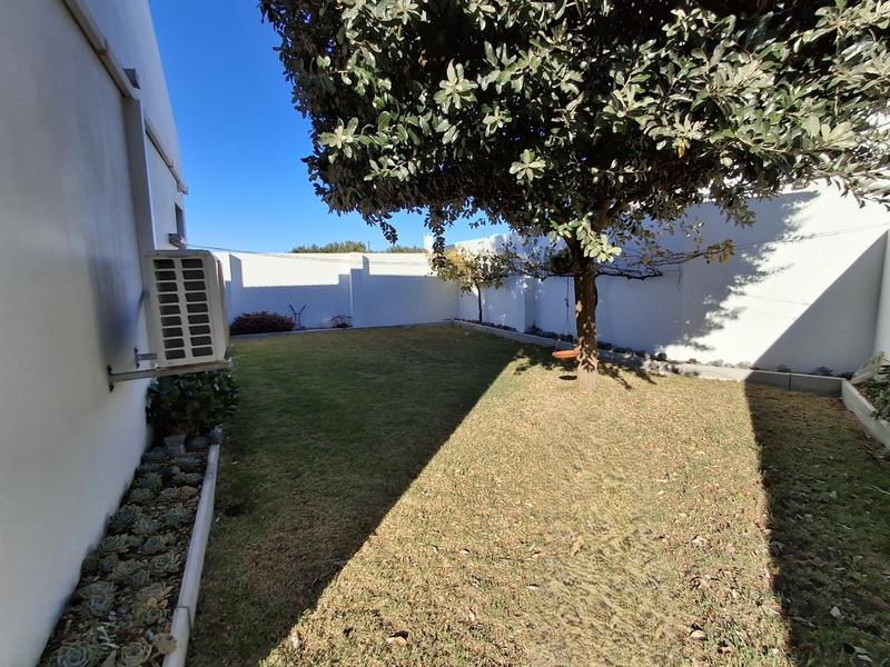 3 Bedroom Property for Sale in Golden Mile Western Cape